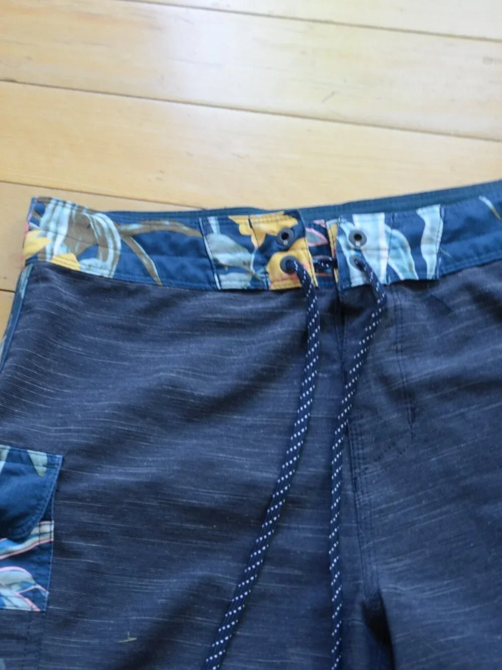 Billabong Recycler 73 Pro Men’s Floral Board Shorts Size 28